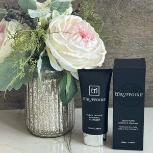Black Truffle Vitamin C Cleanser - Black